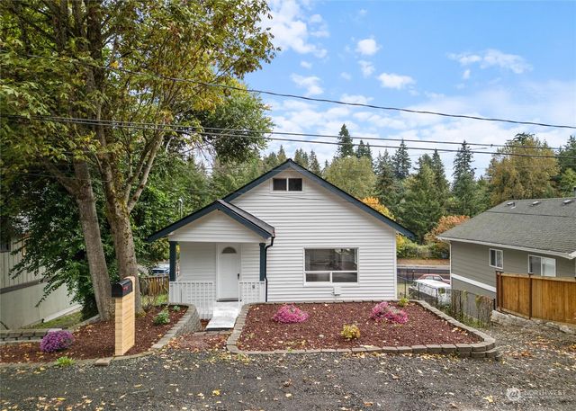 $440,000 | 320 Charlotte Avenue West | West Bremerton