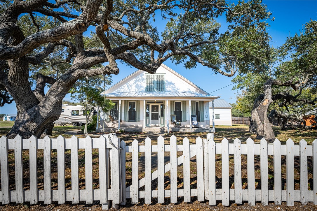 a front view of house with yard