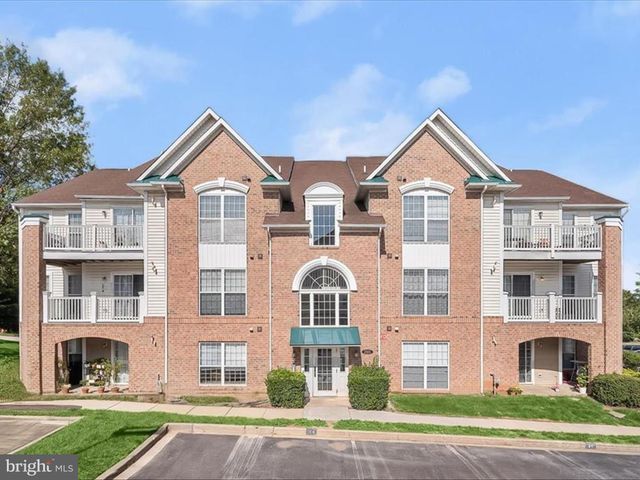 $269,000 | 2103 Wayside Drive, Unit 2D | Whittier