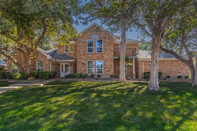 $539,999 | 1944 Valley View Drive | Lake Ridge