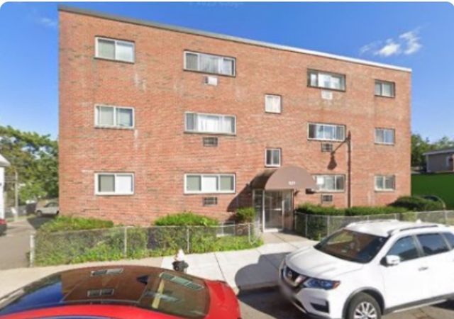 $2,000 | 624 Hyde Park Avenue, Unit A6 | Roslindale