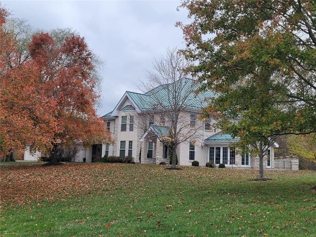 $979,900 | 675 Honey Locust Lane | Boles Township - Franklin County