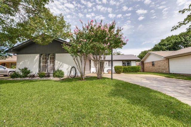 $369,000 | 1605 Cecil Drive | Downtown Carrollton