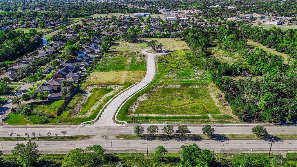 A place to build a DREAM!  1626 Crown Oaks is 1.8 acres with ALL utilities in East Pearland's newest Development Crown Oaks!