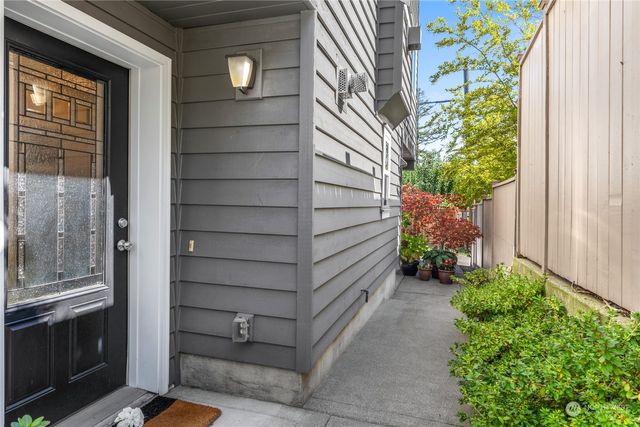 $825,000 | 6738 14th Avenue Northwest, Unit B | Whittier Heights