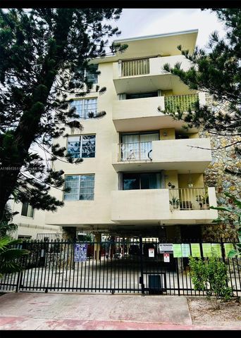 $2,250 | 631 Jefferson Avenue, Unit 303 | Flamingo-Lummus