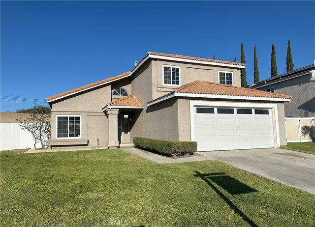 $684,999 | 2289 North Forest Avenue | El Rancho Verde