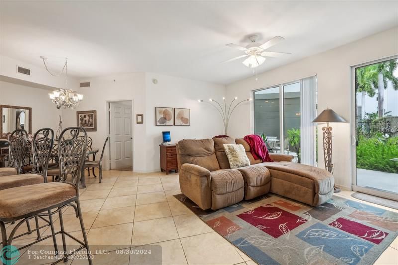 Living/dining room