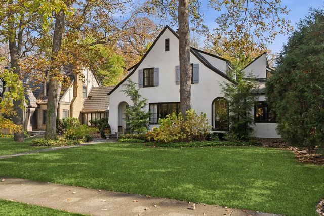 $1,289,000 | 2307 Marcy Avenue | Evanston