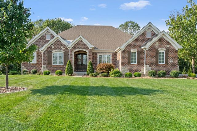 $1,575,000 | 30 Meadowbrook Country Club Estate | Meadowbrook Country Club Estates