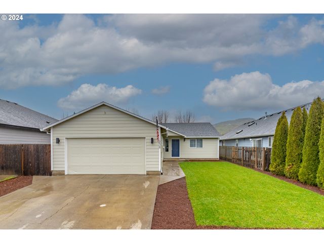 $384,999 | 238 Northwest Sagan Loop | Sheridan