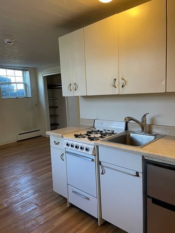 $1,300 | 1080 Massachusetts Avenue, Unit 1 | Brattle