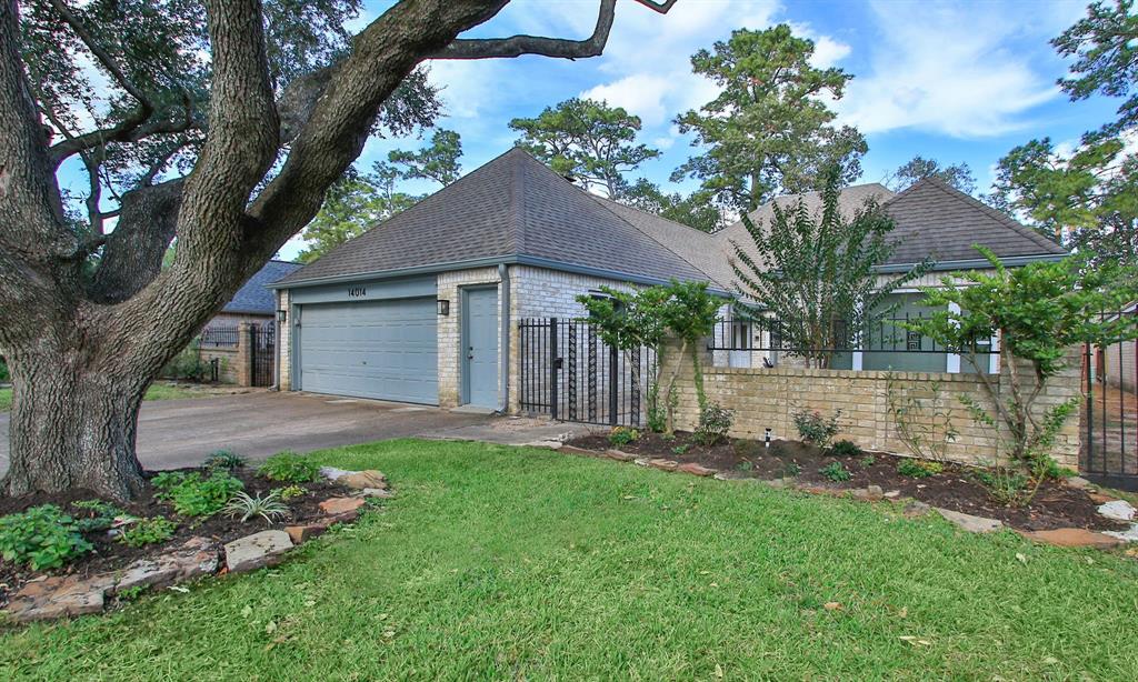 This cute patio home is low maintenance with plenty of storage