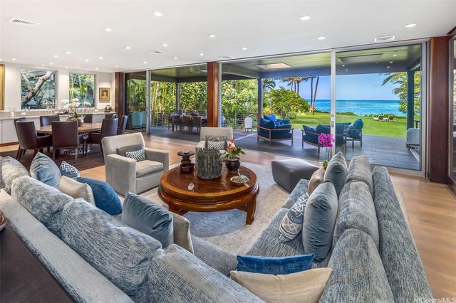 $24,900,000 | 41-471 Kalanianaʻole Highway | Waimanalo Beach