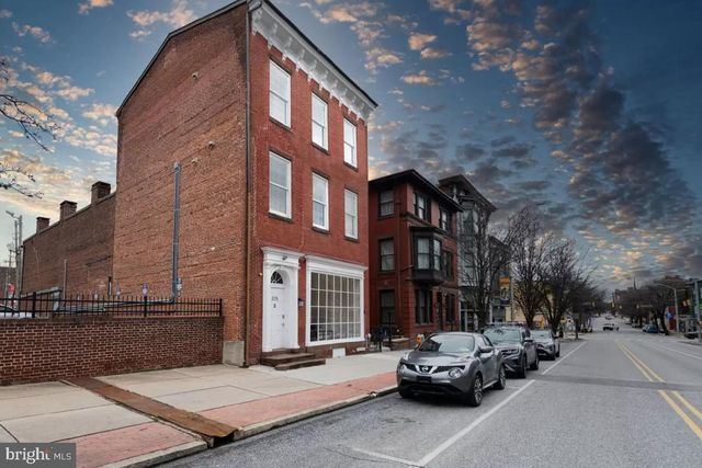 $1,350 | 325 West Market Street | Historic Newton Square