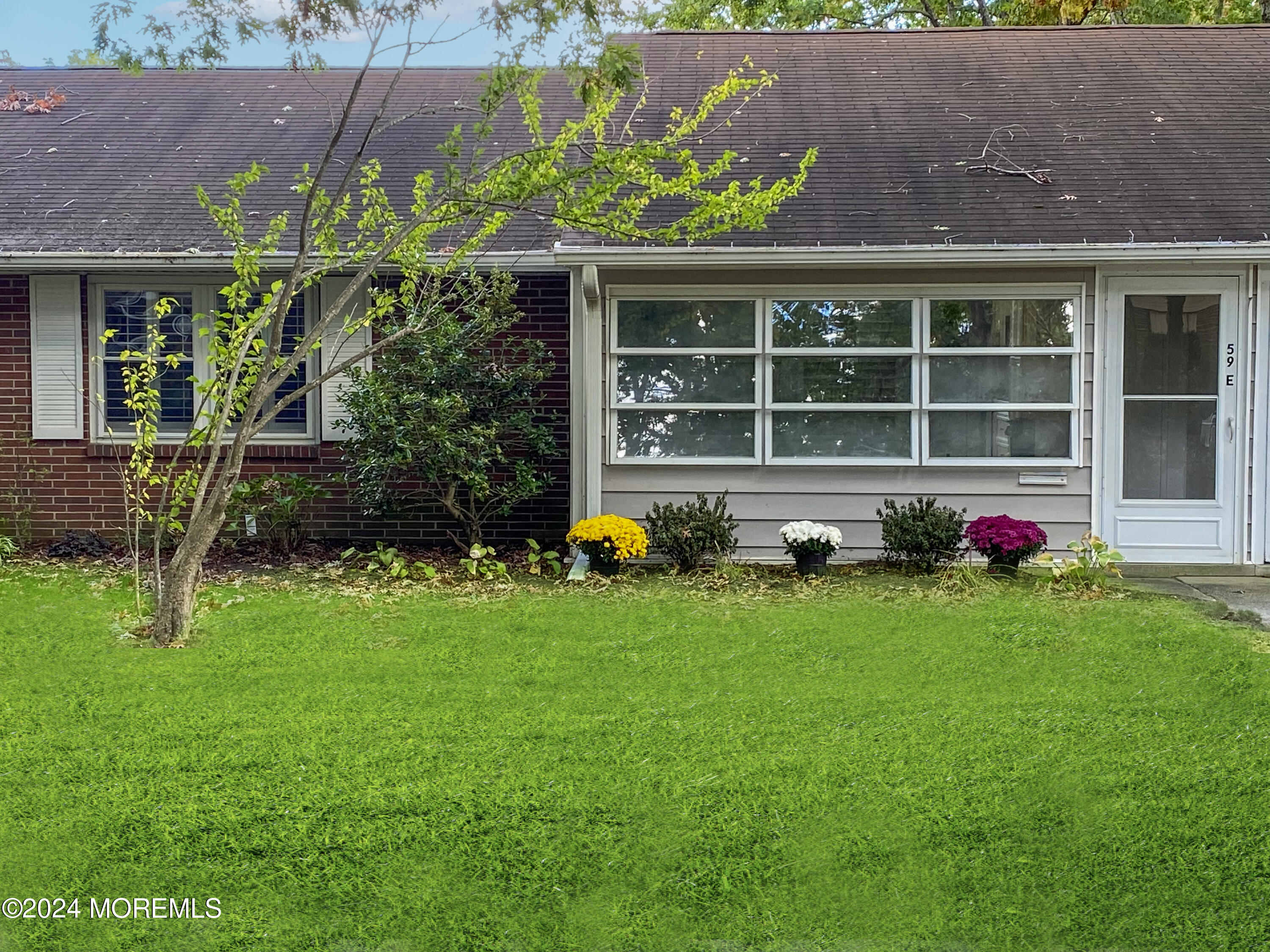 Front Entrance 59E Buckingham Drive