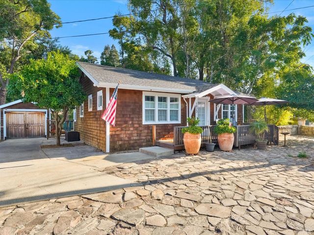 $799,000 | 1423 Seminary Street | Central Napa