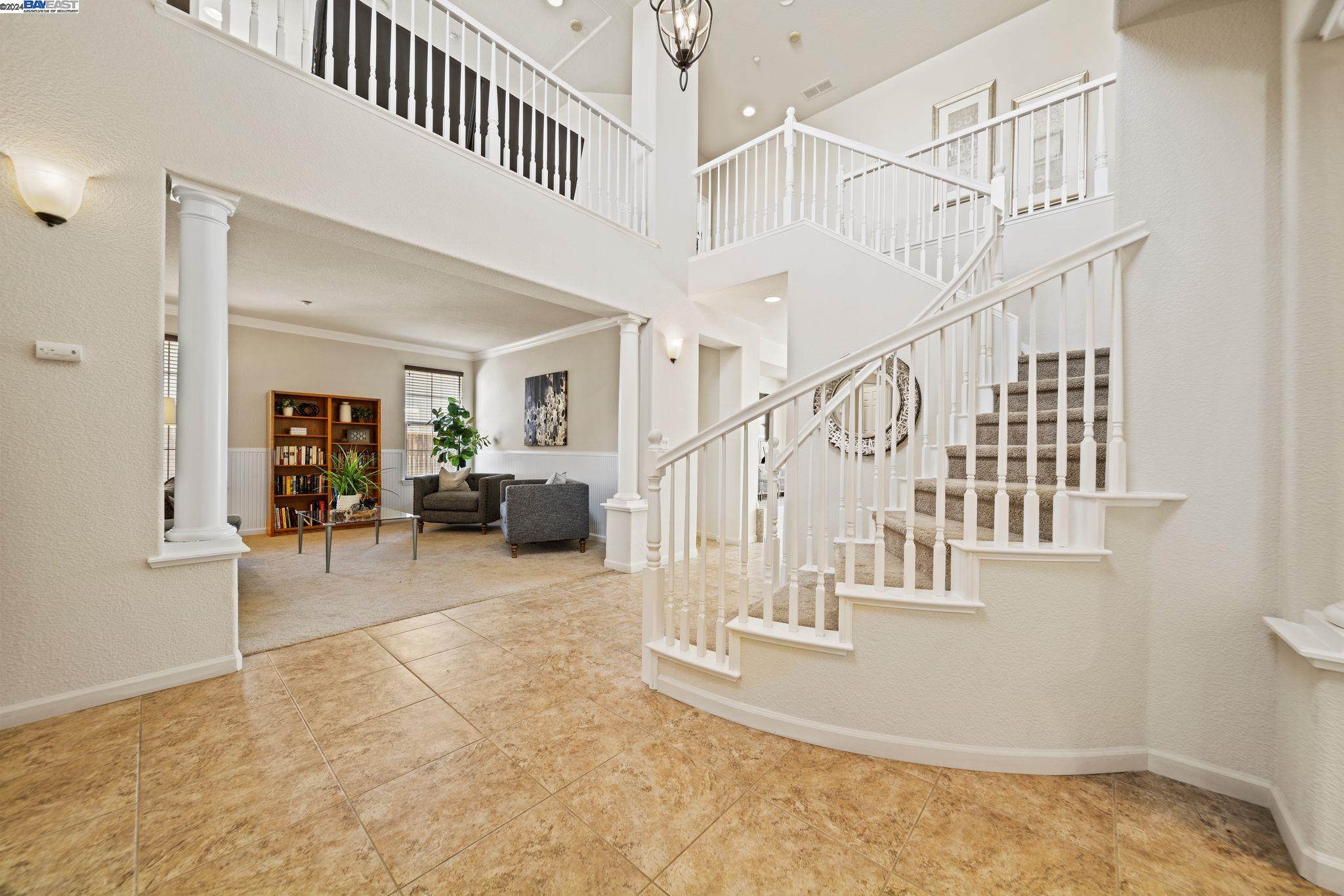 a view of entryway and hall