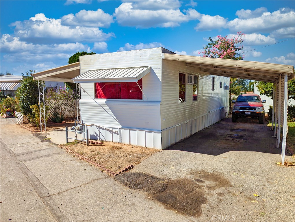 a view of a house