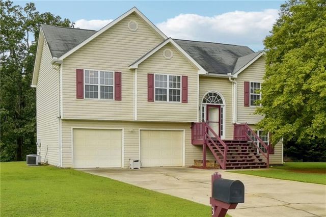 $367,500 | 376 Cattlemans Circle | Familia