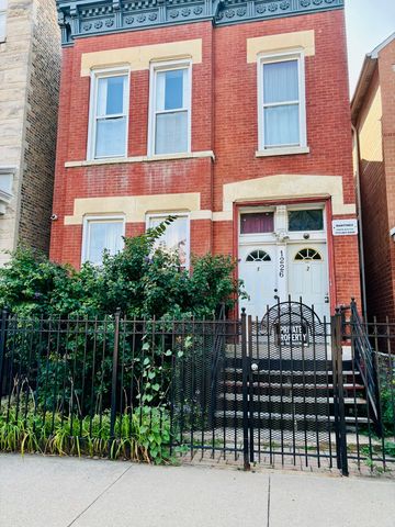 $1,700 | 1226 North Artesian Avenue, Unit 2 | Wicker Park