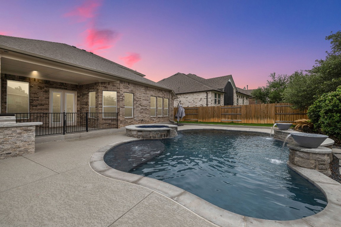 Gorgeous backyard!