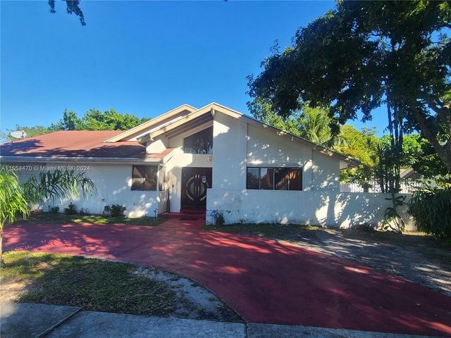 $650,000 | 20527 Northeast 9th Place | Ives Estates