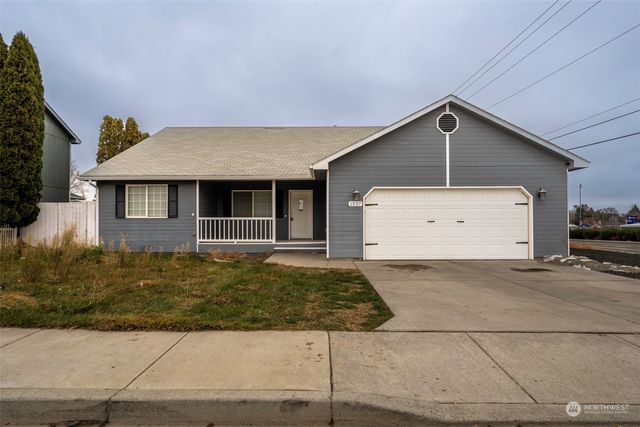 $399,900 | 1537 West 24th Loop | Kennewick