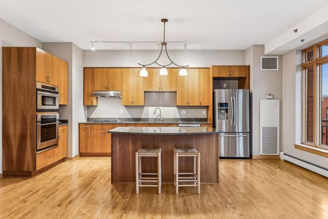 $779,000 | 401 North 2nd Street, Unit 401 | 5th Avenue Lofts