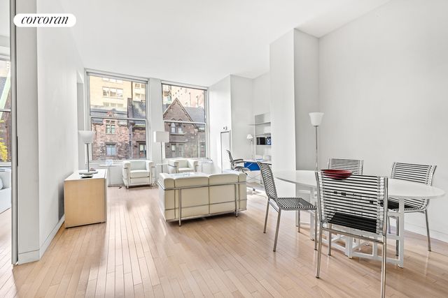 $1,975,000 | 60 West 20th Street, Unit 2K | Flatiron