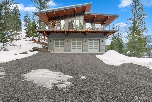 $2,100,000 | 7828 East Leavenworth Road