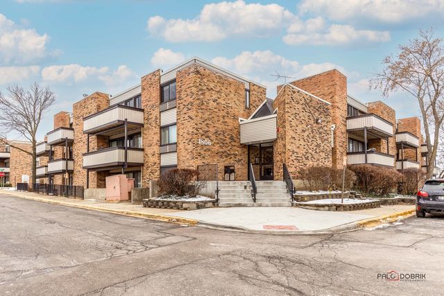 $195,000 | 1806 Hemlock Place, Unit 307 | Schaumburg