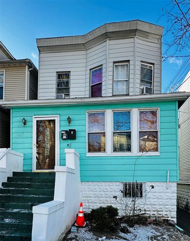 $955,000 | 525 Beach Avenue | Soundview