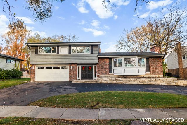 $899,999 | 1845 Smith Road | Northbrook