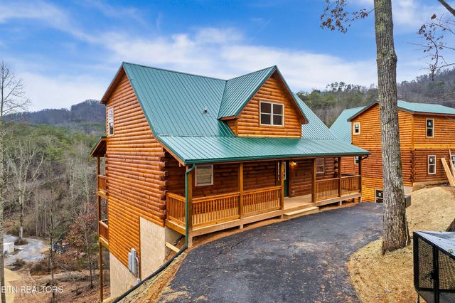 $1,019,000 | 809 String Run Way | Pigeon Forge