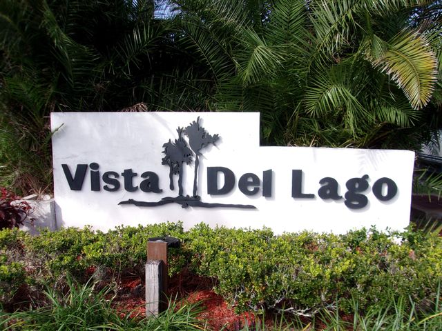 $175,000 | 1225 Northwest 21st Street, Unit 3506 | Vista del Lago