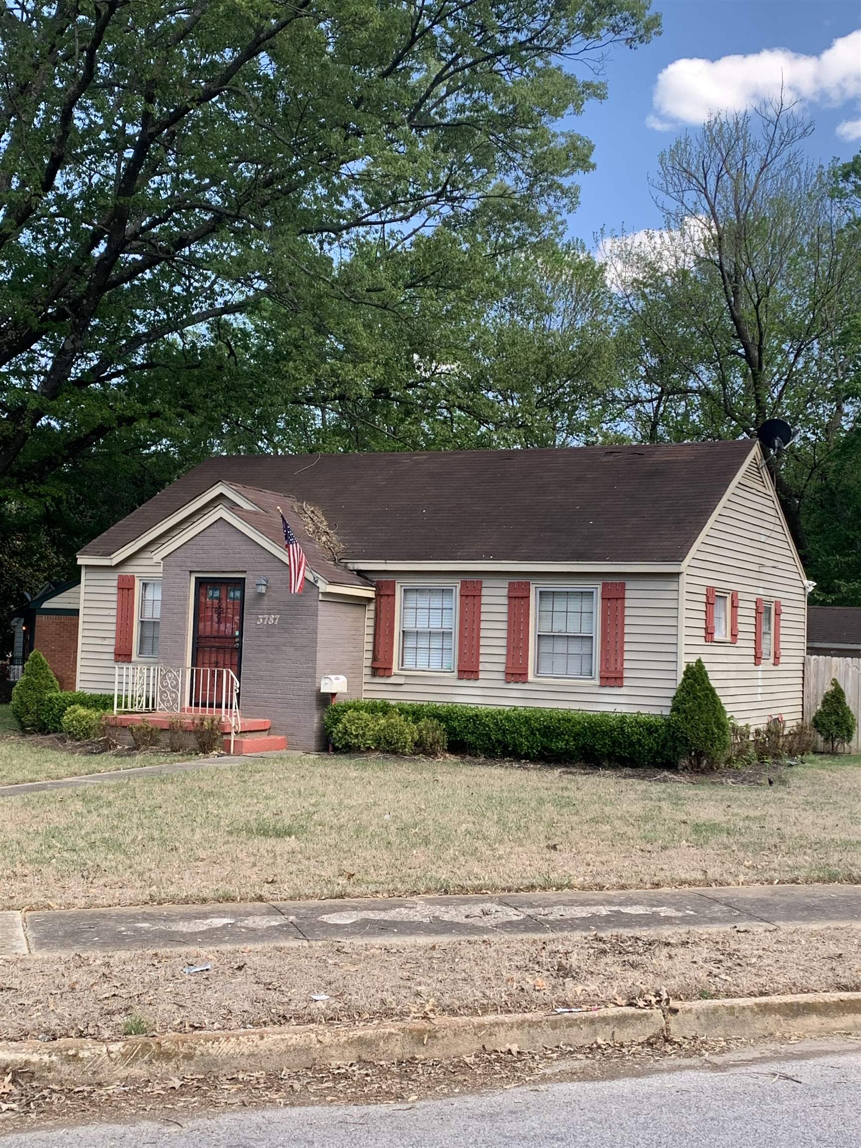 front view of house with a yard