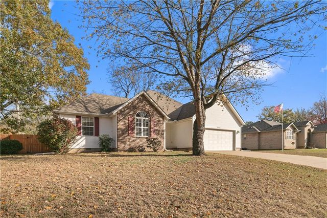 $240,000 | 2007 Redbird Drive | Webb City