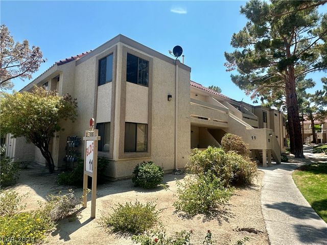 $199,990 | 3811 Desert Marina Drive, Unit 132 | Laughlin Bay Village