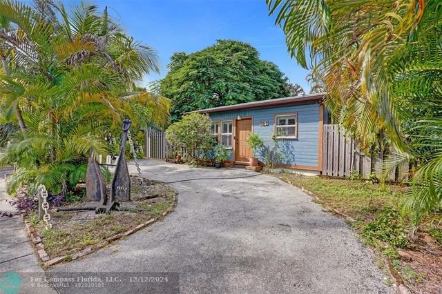 $425,000 | 107 Palm Avenue | Sailboat Bend