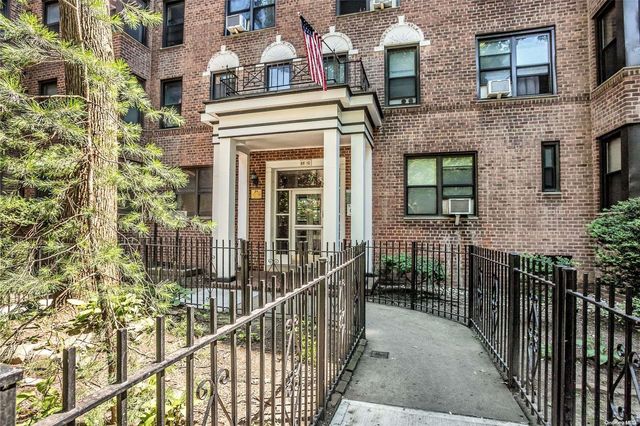 $399,000 | 88-10 34th Avenue, Unit 6E | Jackson Heights