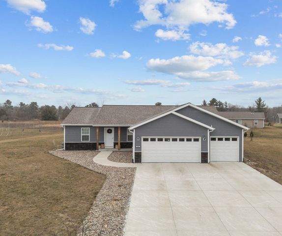 $479,900 | 608 Paper City Circle | Mosinee