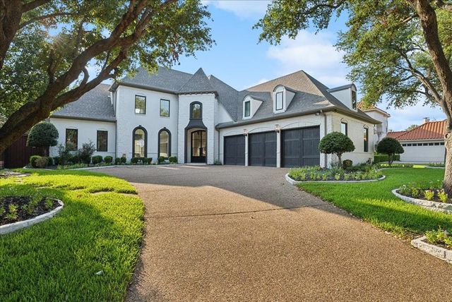 $1,899,000 | 2301 Fawnwood Drive | Willow Bend