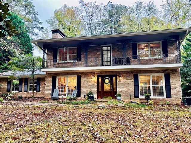 $725,000 | 2537 Foster Ridge Court Northeast