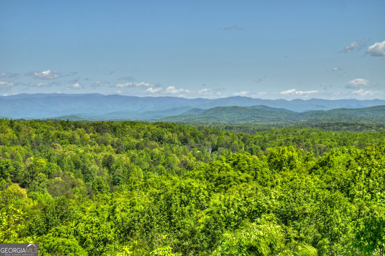 a view of an lake and mountain view