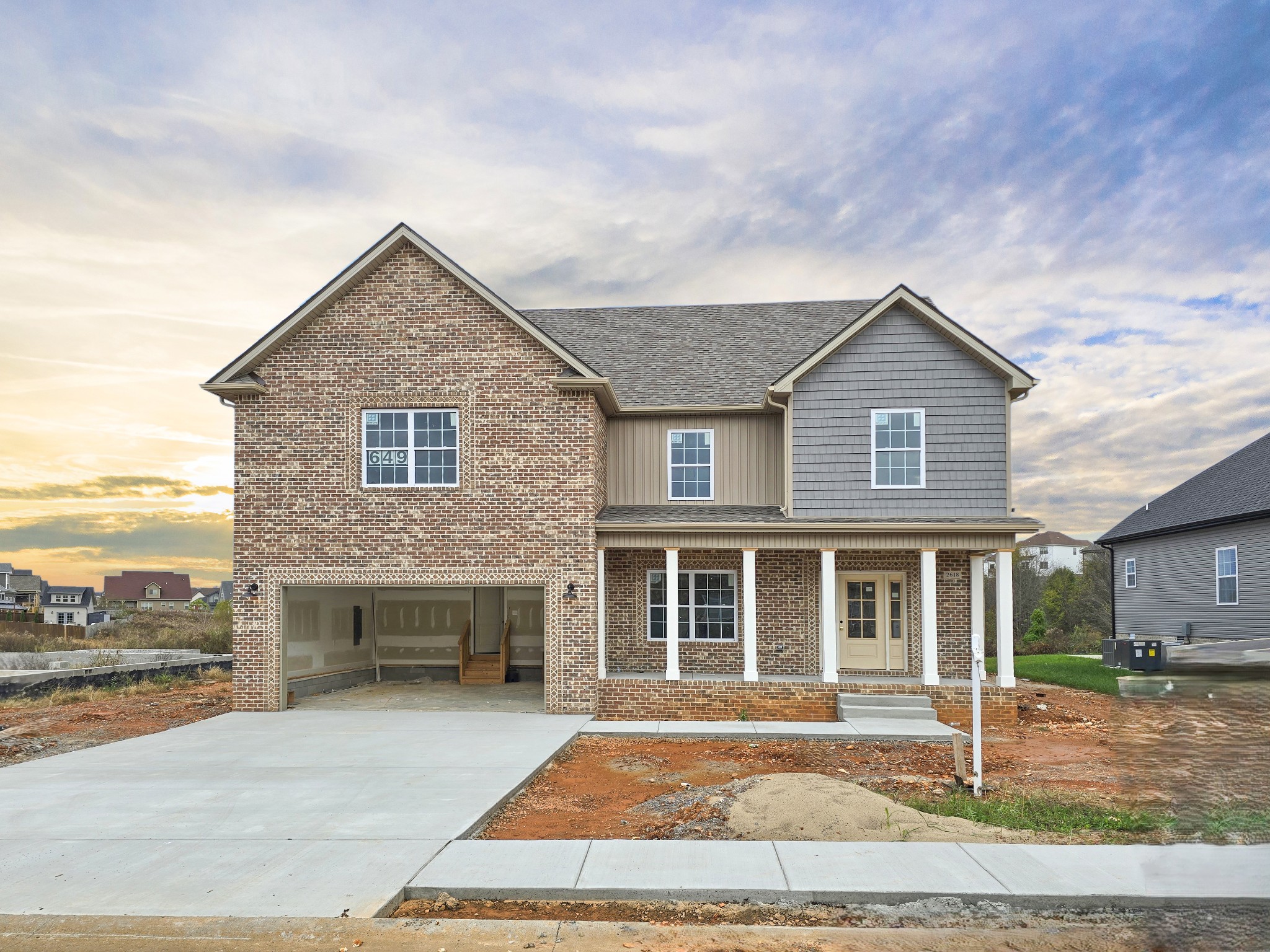 This elegant 5-bedroom home, in the prestigious Farmington subdivision, features tasteful touches & finishes throughout. From wainscoting to coffered ceilings, designer fixtures to a modern elegant soaking tub & sleek tiled shower. Update Pic 15 Nov