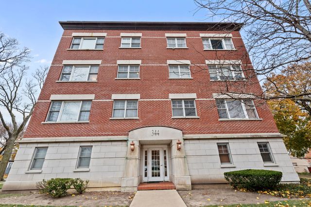 $324,900 | 344 Graceland Avenue, Unit 2S | Des Plaines