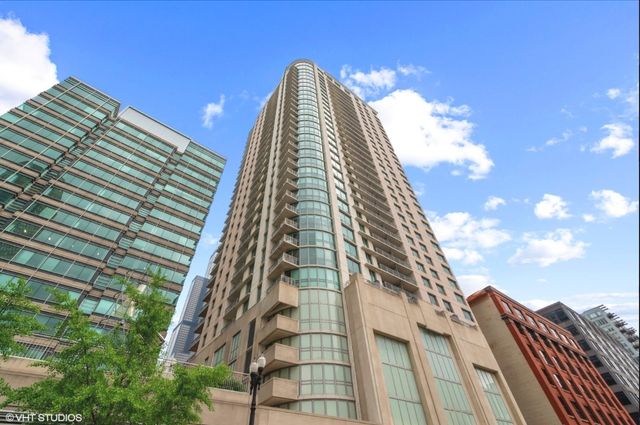 $330,000 | 125 South Jefferson Street, Unit 2801 | Park Alexandria