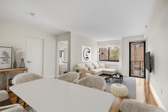 $6,325 | 101 West 15th Street, Unit 525 | Chelsea