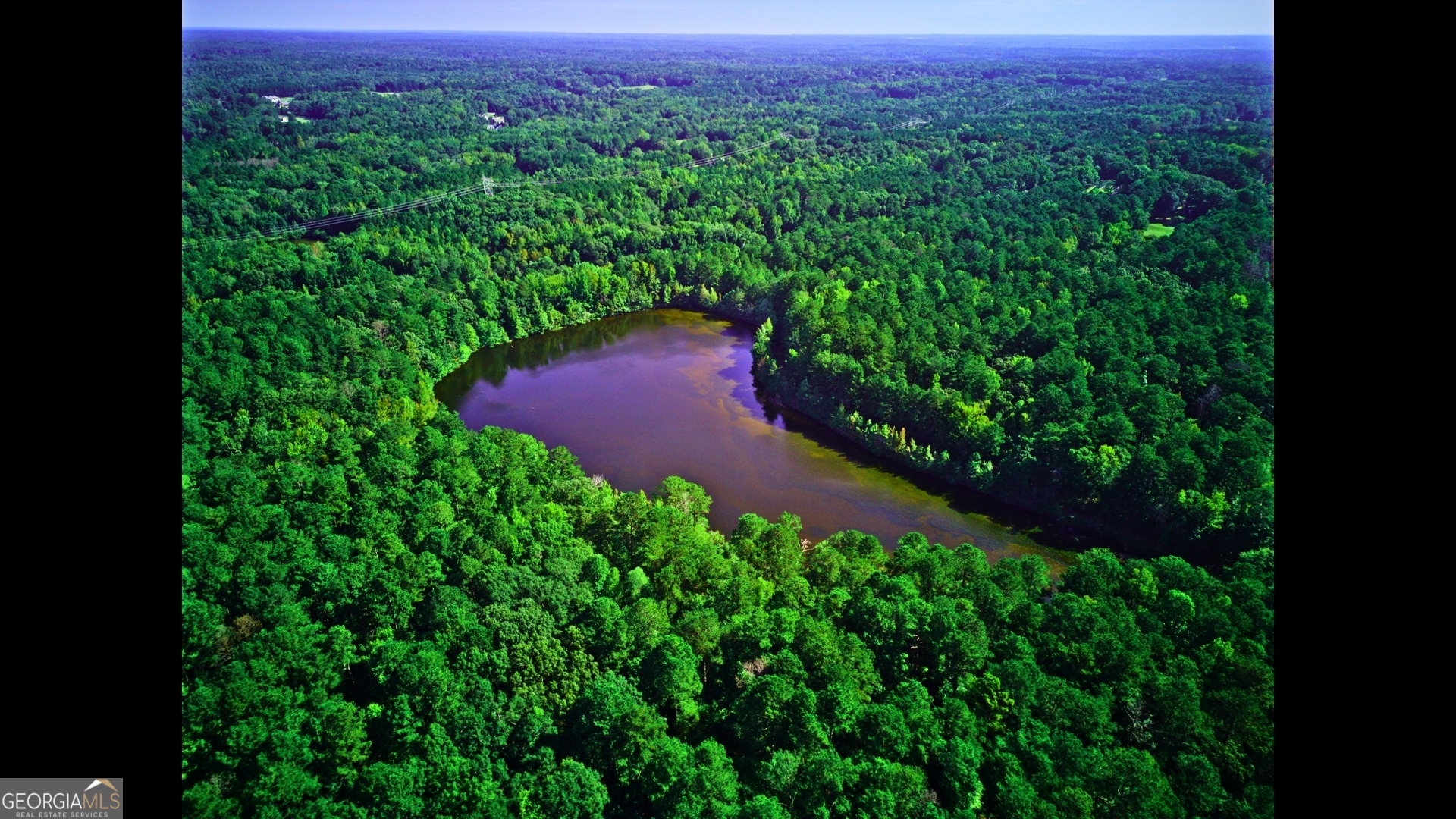 an aerial view of a yard